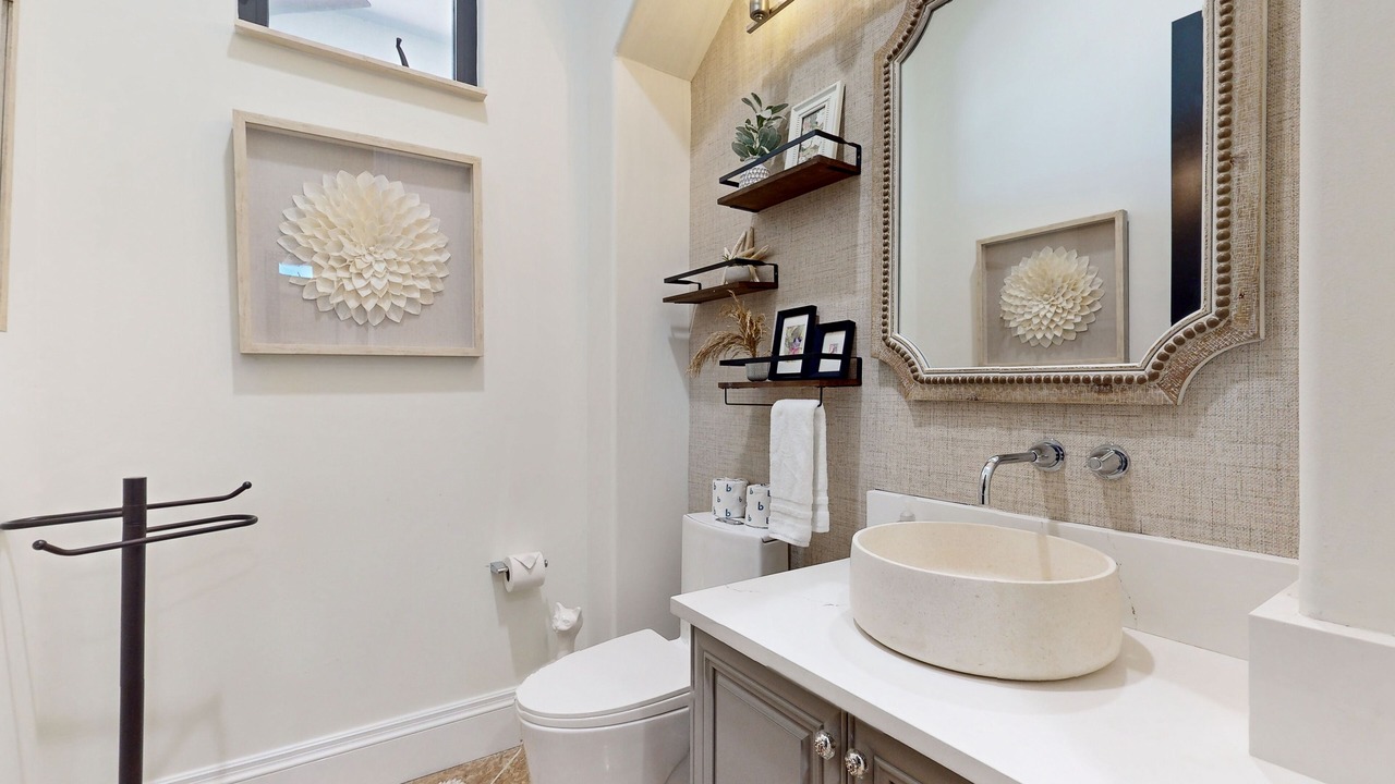 Photo of Bathroom in The Majors