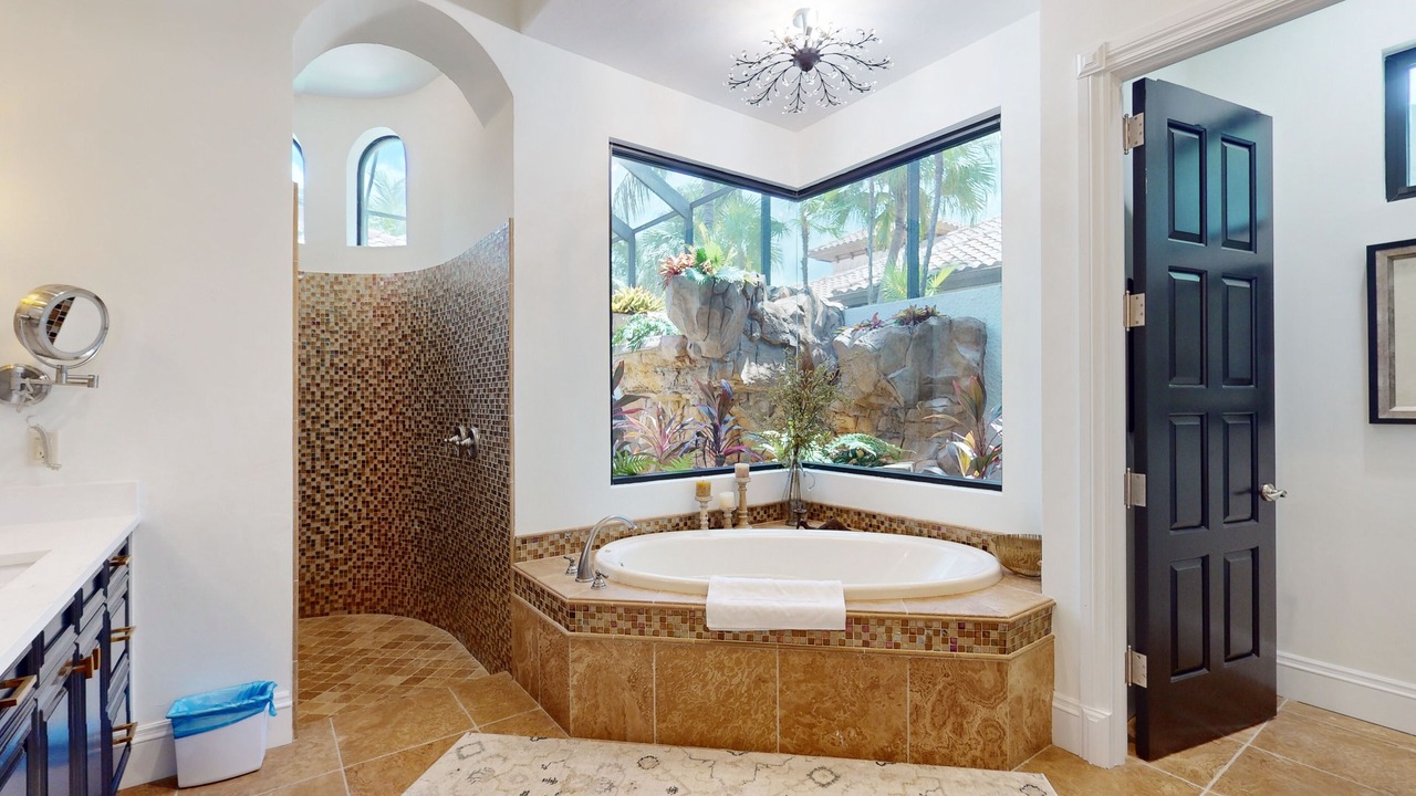 Photo of Bathroom in The Majors