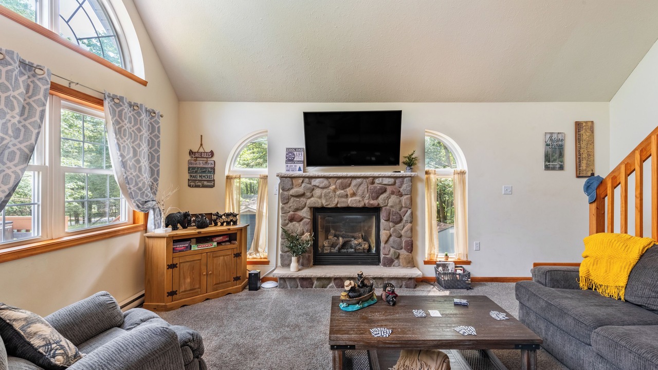 Photo of Livingroom in Briar Crest Woods