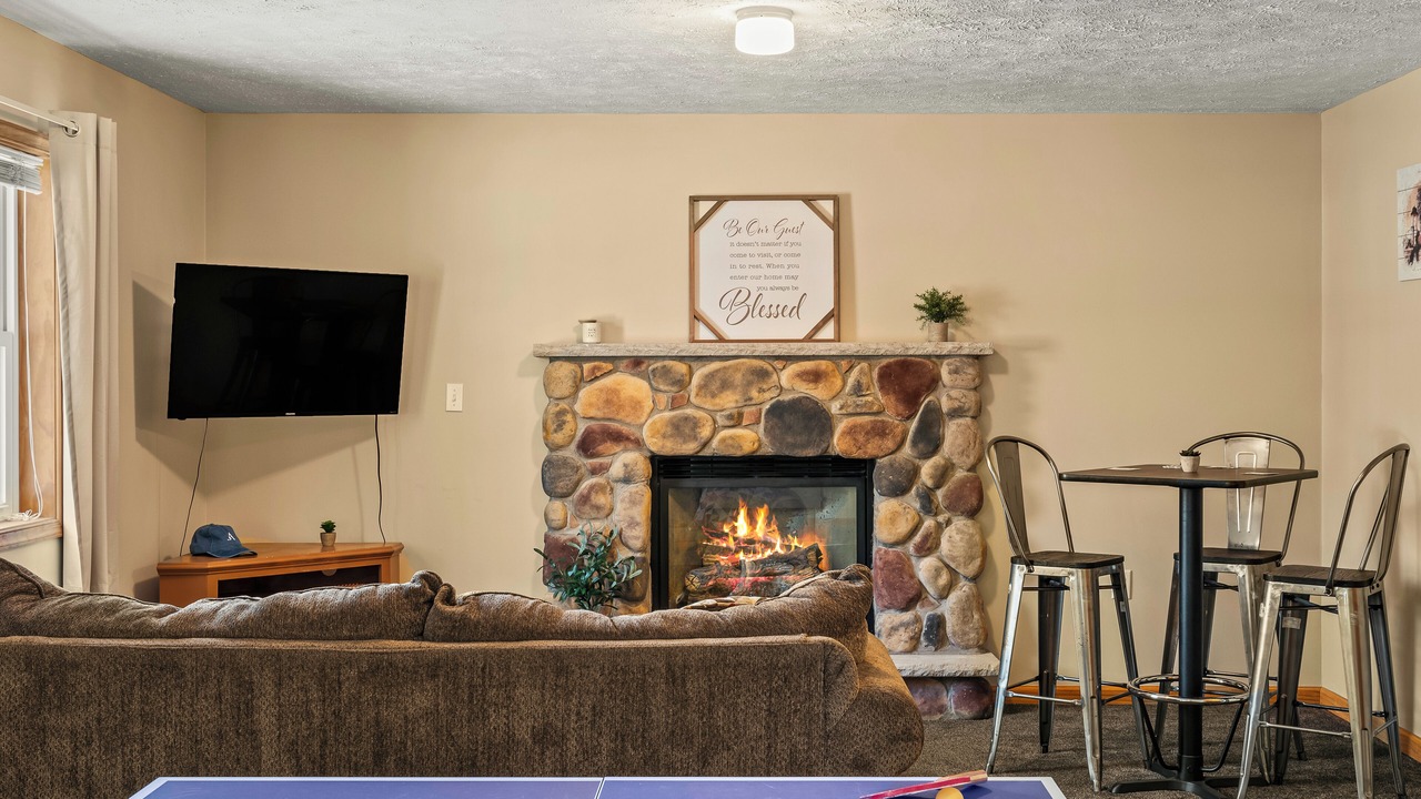Photo of Livingroom in Briar Crest Woods