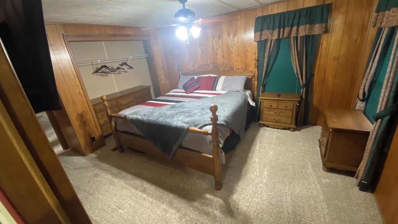Photo of Bedroom in Flint Creek