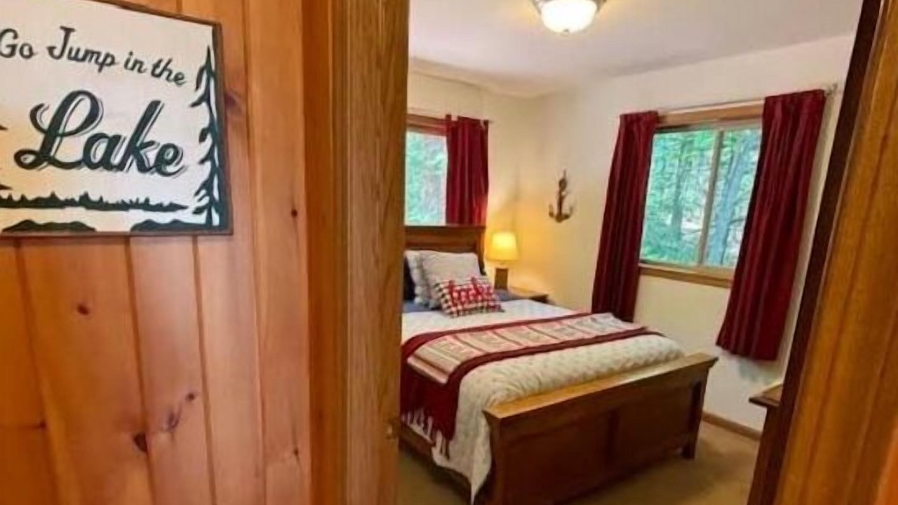 Photo of Bedroom in Eagle River