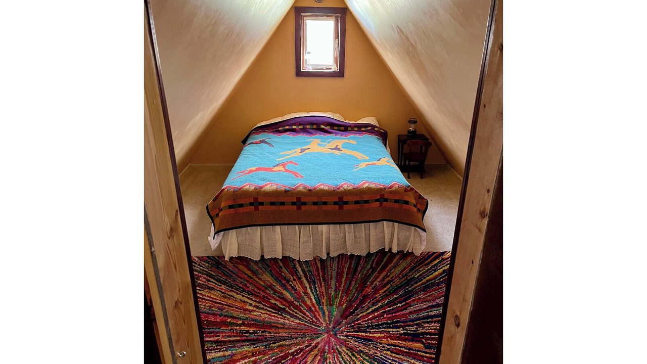 Photo of Bedroom in Division No. 3
