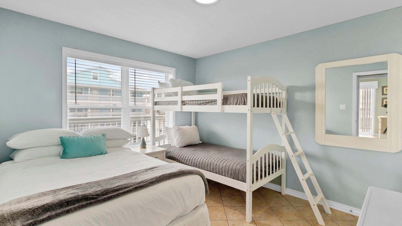 Photo of Bedroom in Gulf Shores