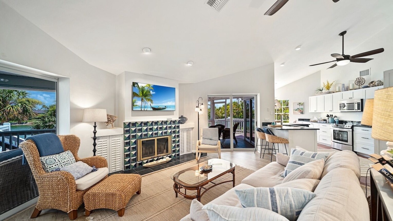 Photo of Livingroom in Murex Lakes