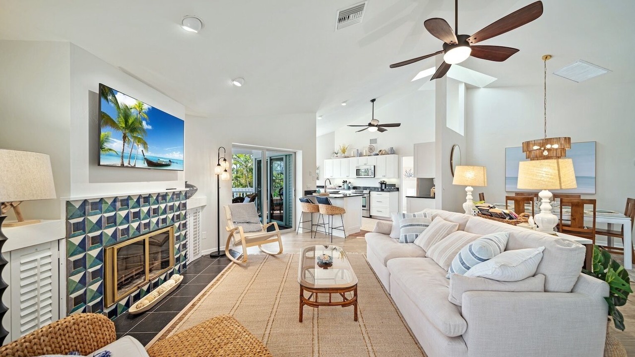 Photo of Livingroom in Murex Lakes