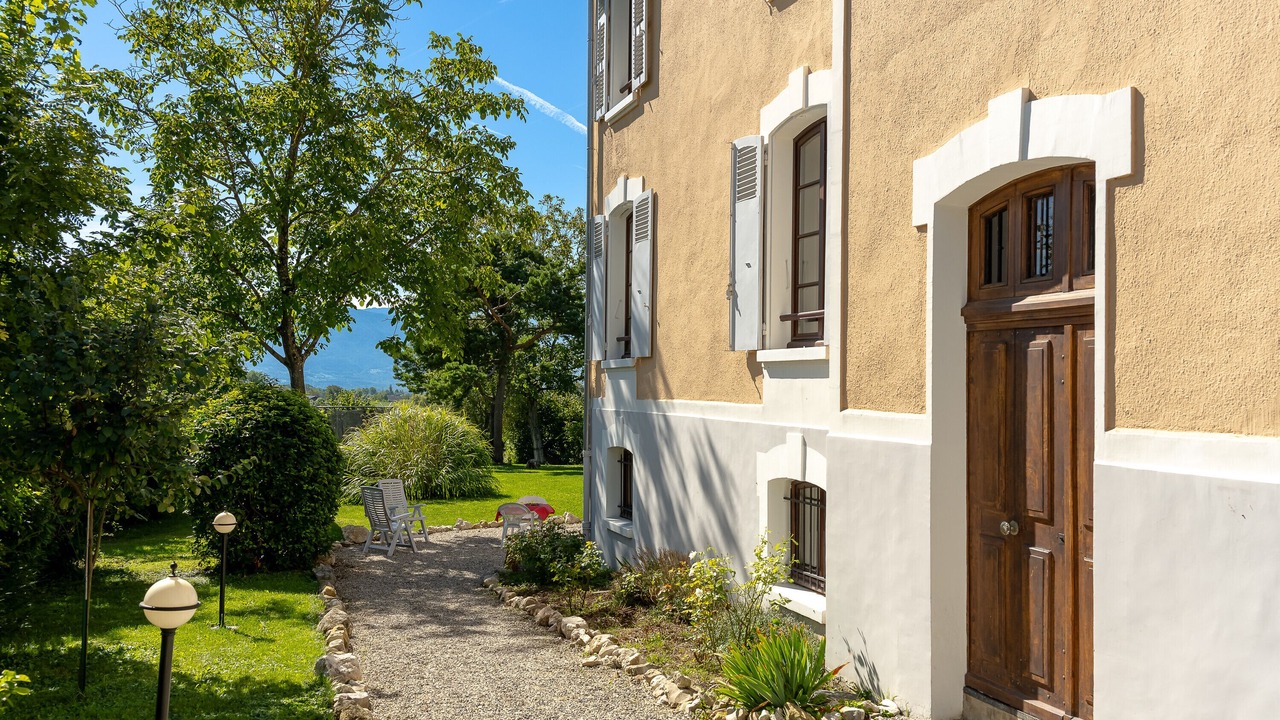 Photo of Outdoor in Myans