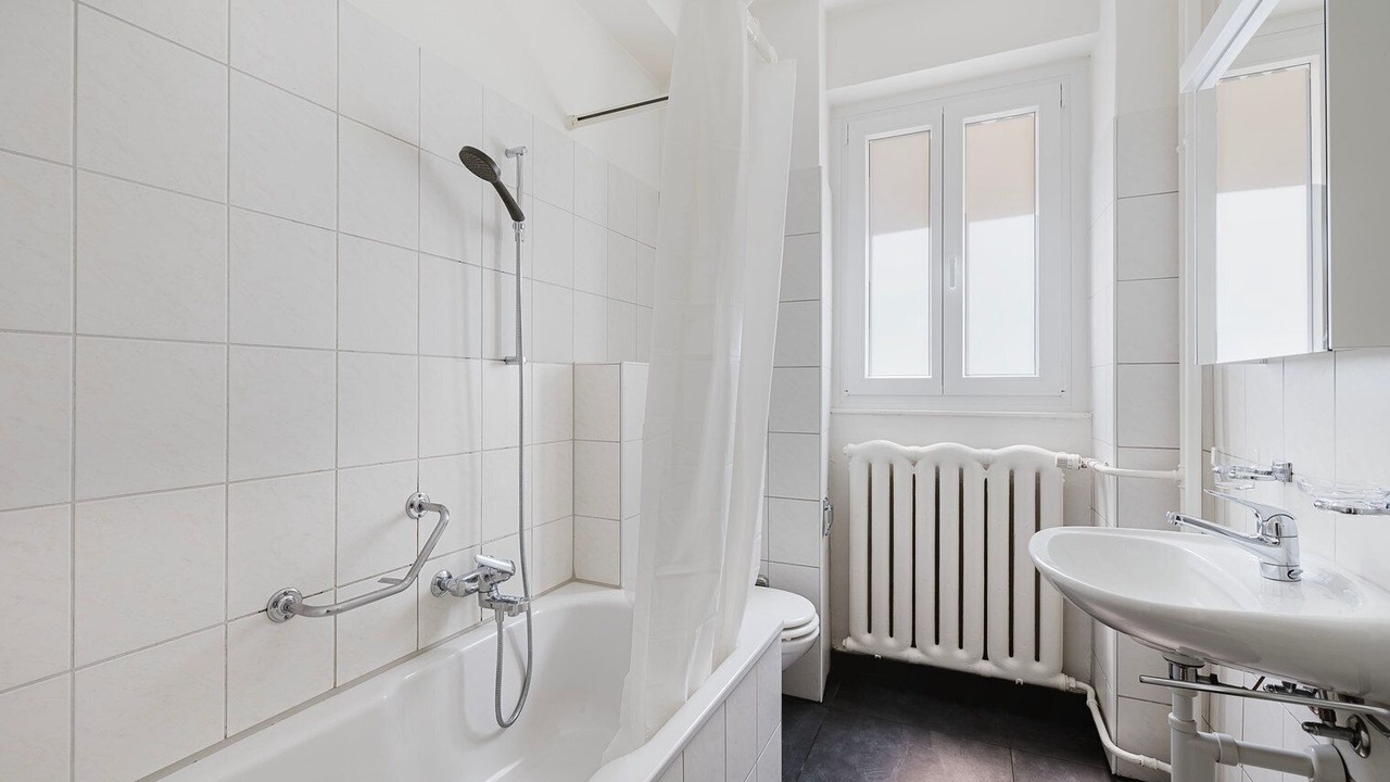 Photo of Bathroom in District 6