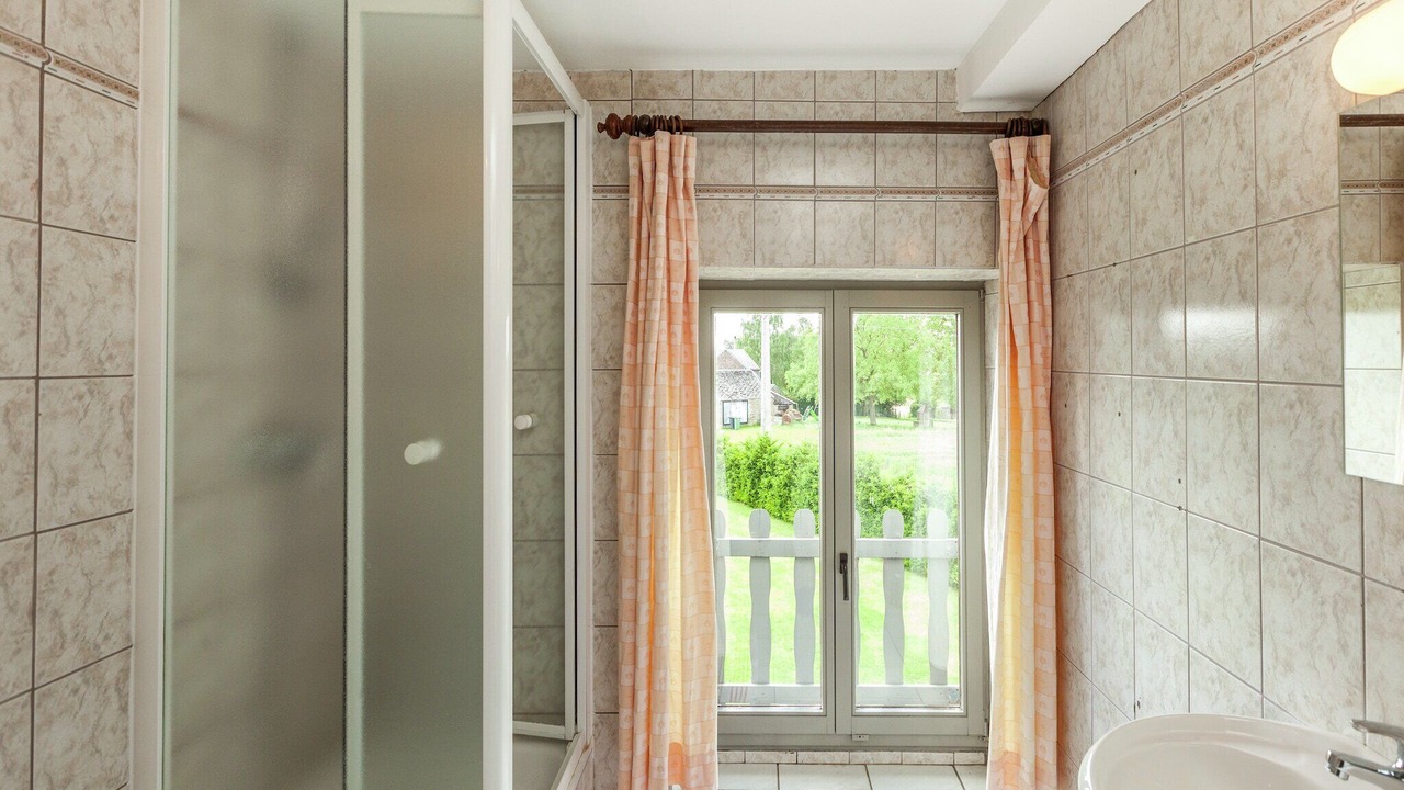 Photo of Bathroom in Ouffet