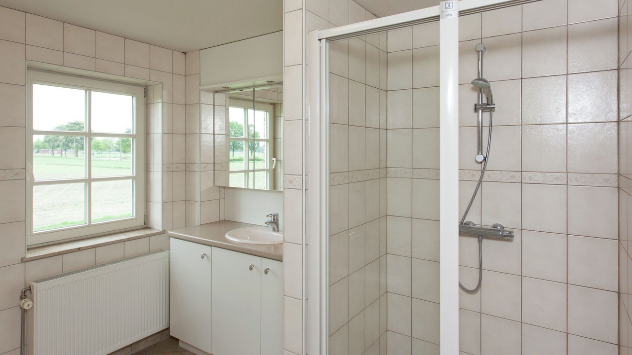 Photo of Bathroom in Peer