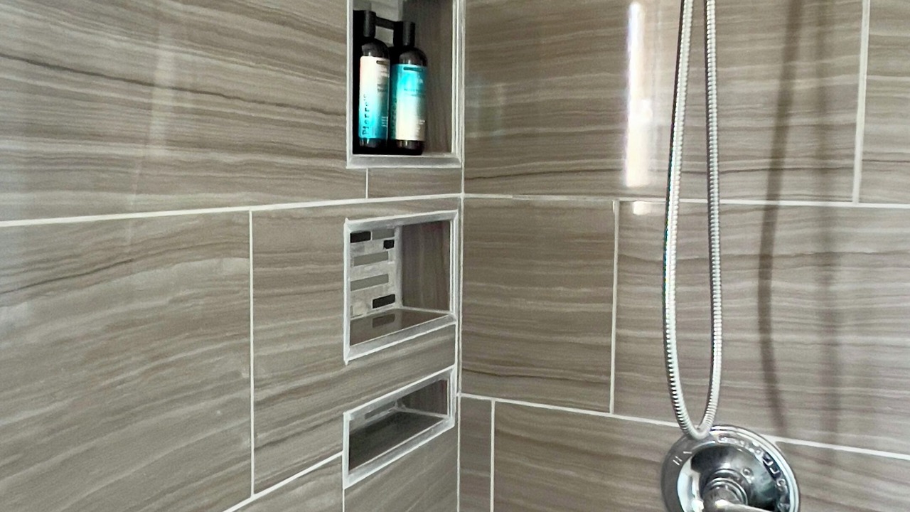 Photo of Bathroom in Mid-Wilshire