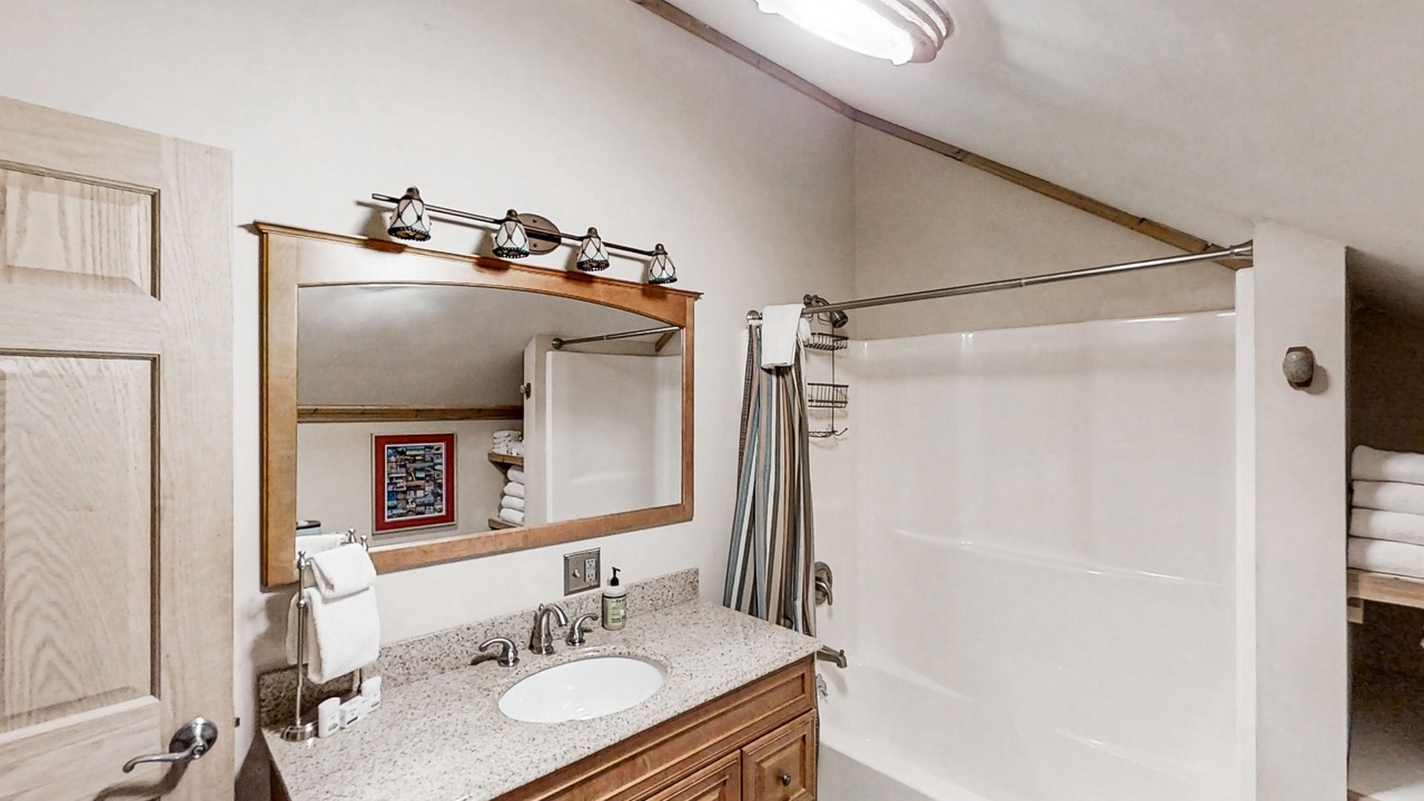 Photo of Bathroom in Brutus
