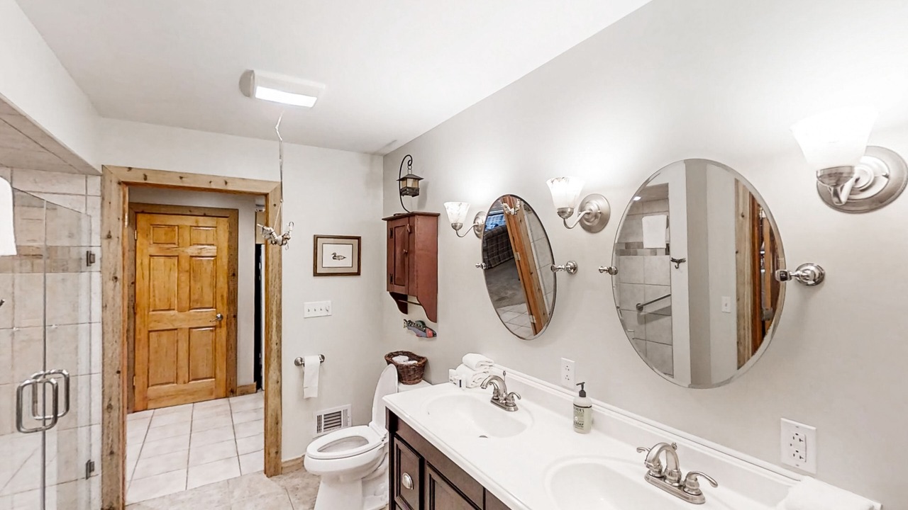 Photo of Bathroom in Brutus