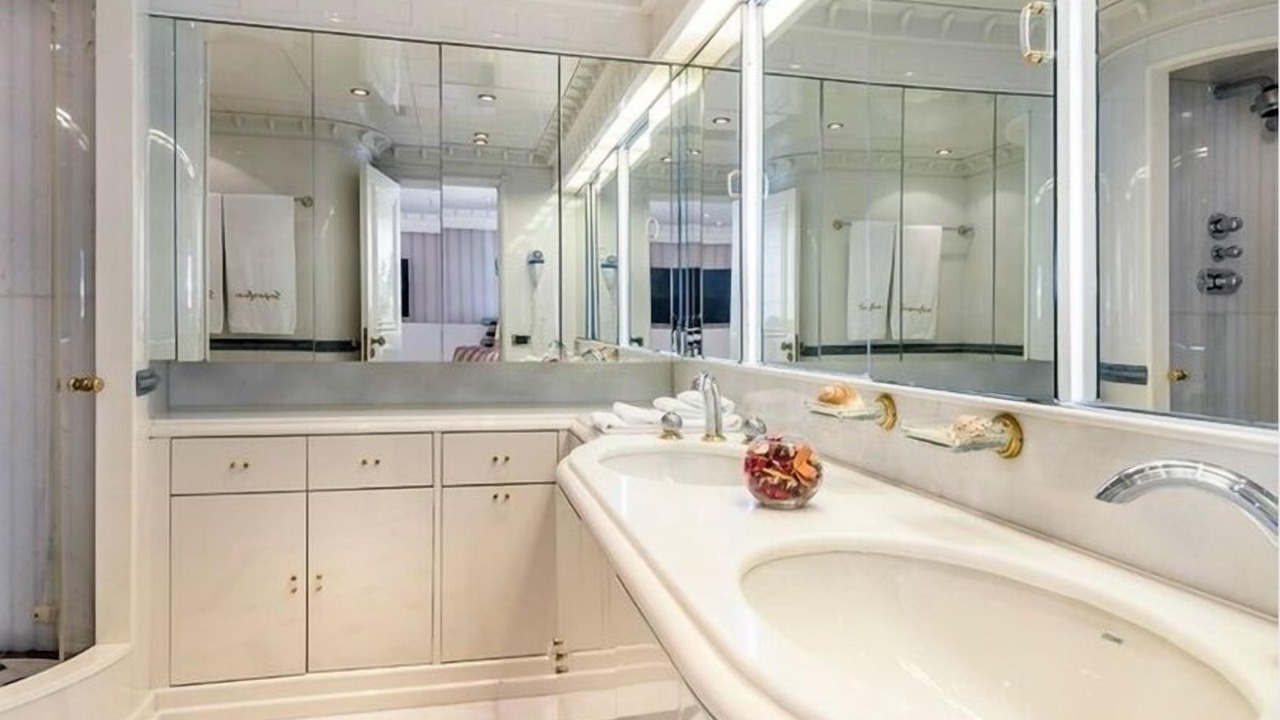 Photo of Bathroom in Cannes Old Town