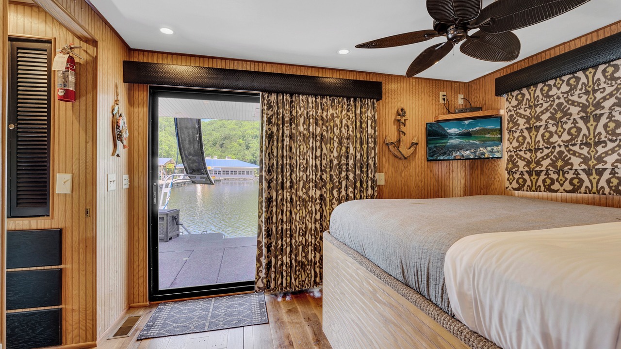 Photo of Bedroom in Smithville