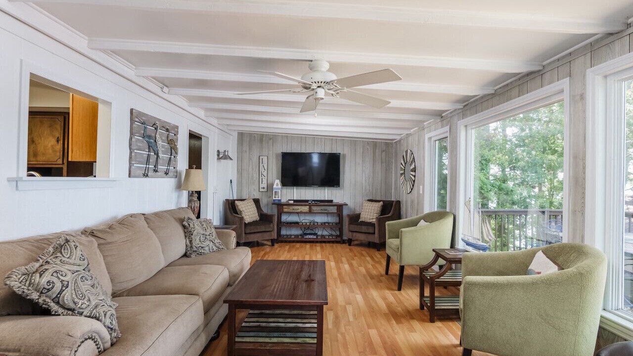 Photo of Livingroom in Leesville