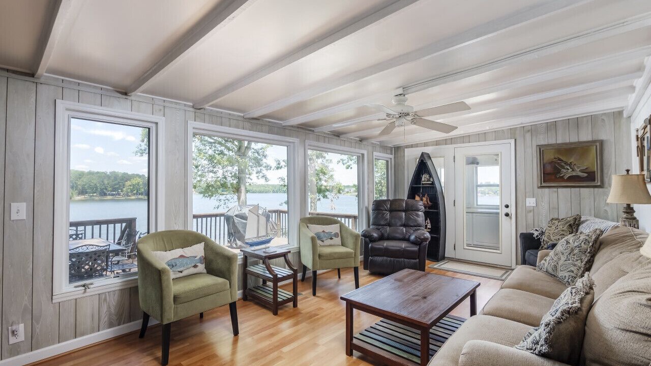 Photo of Livingroom in Leesville