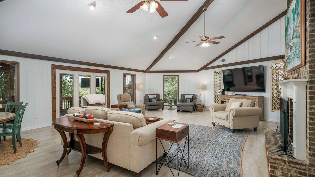 Photo of Livingroom in Northport