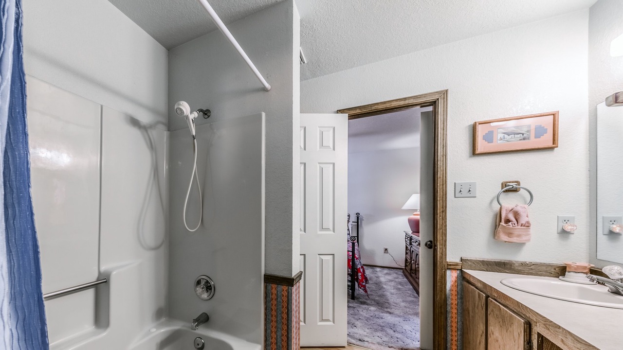Photo of Bathroom in Ruidoso Downs