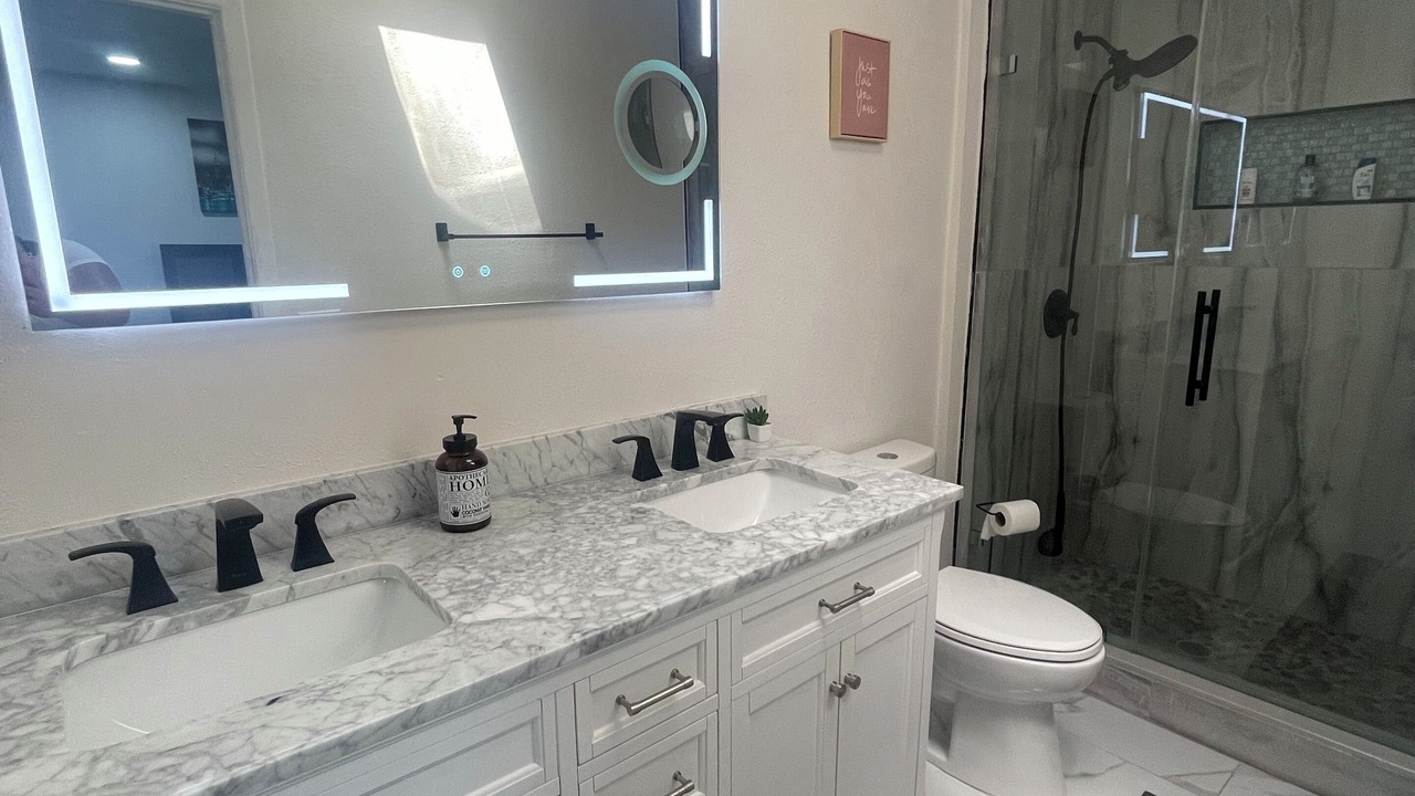 Photo of Bathroom in Town N County Park