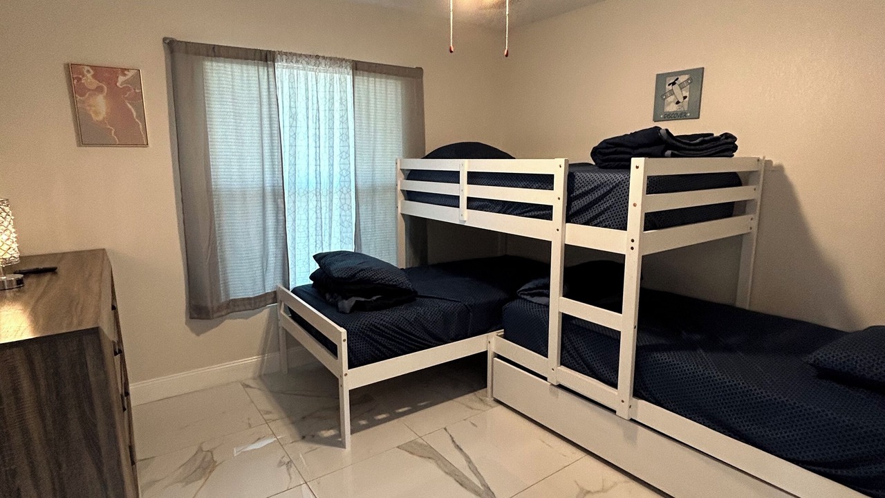 Photo of Bedroom in Town N County Park