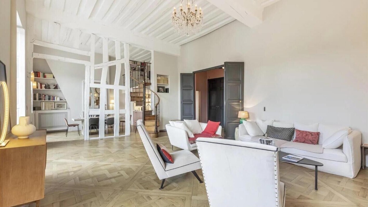 Photo of Livingroom in 4th Arrondissement
