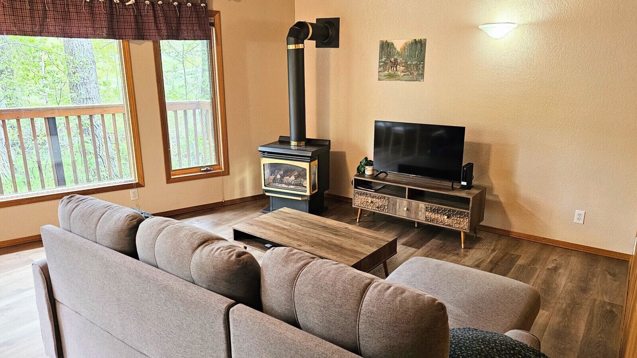 Photo of Livingroom in Crowsnest Pass