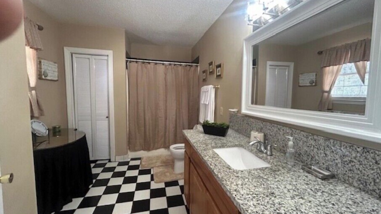 Photo of Bathroom in Summerville Historic District