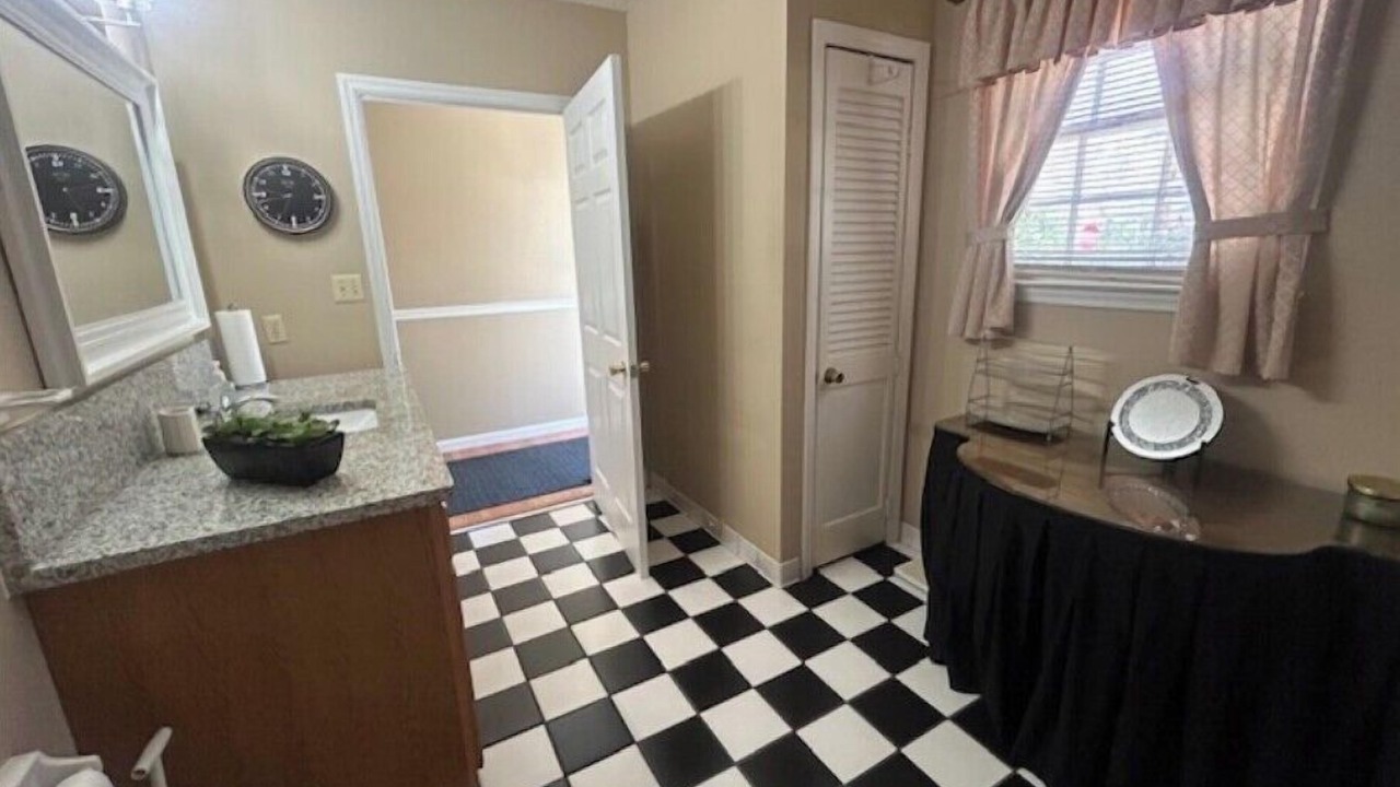 Photo of Bathroom in Summerville Historic District