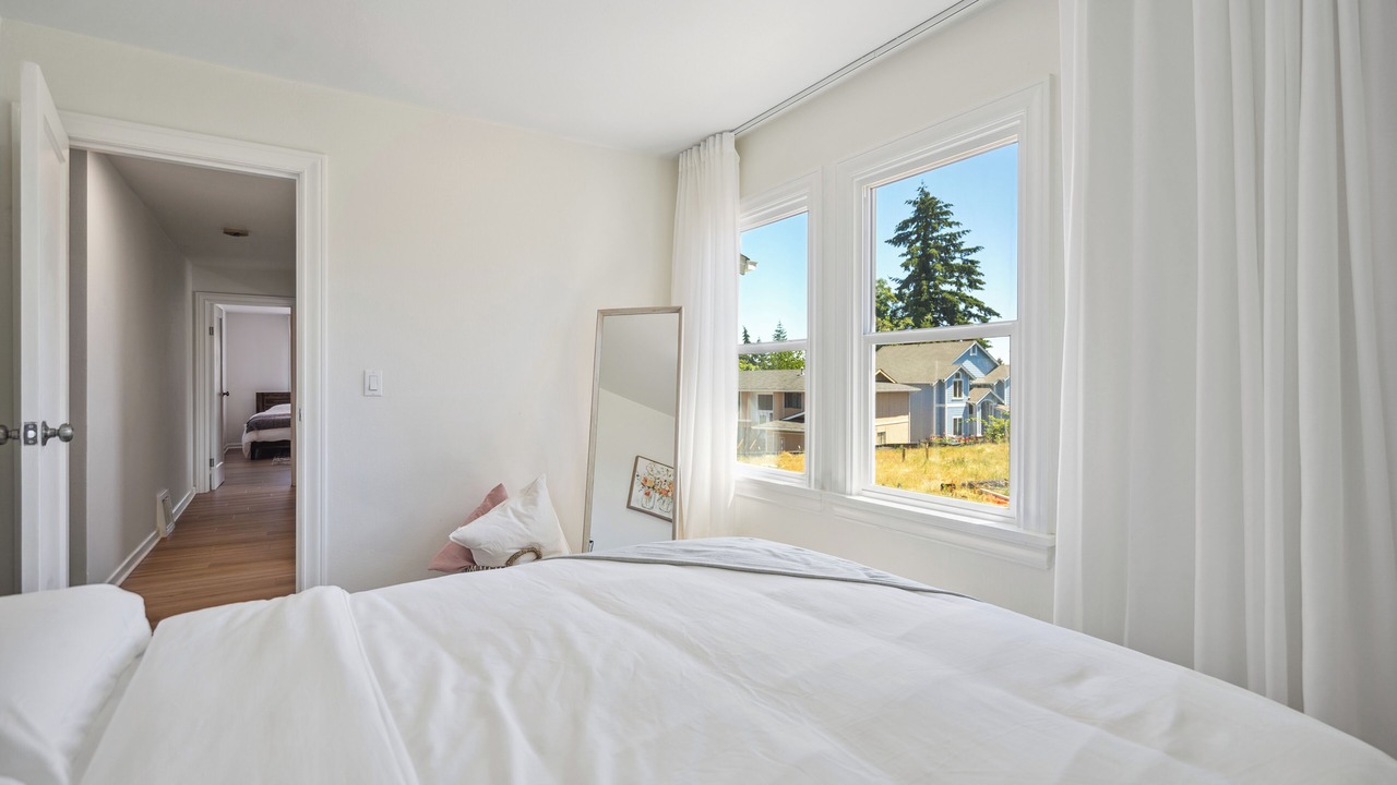 Photo of Bedroom in SeaTac