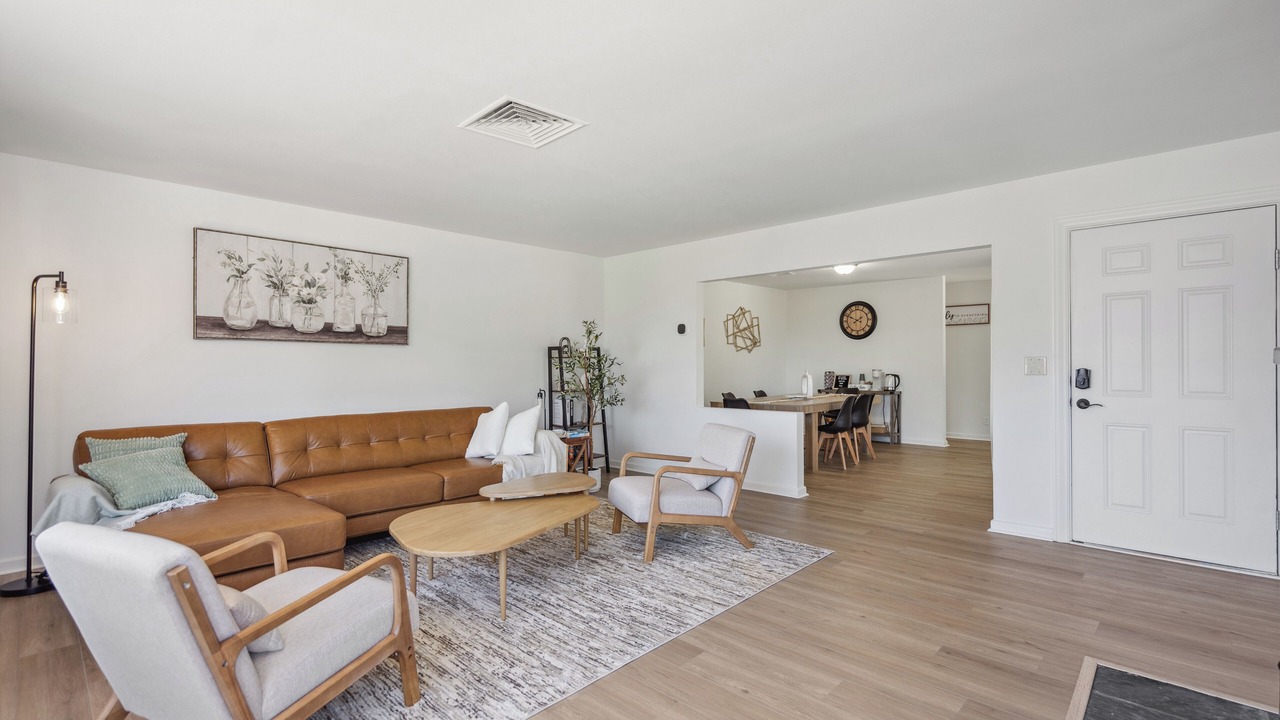 Photo of Livingroom in SeaTac