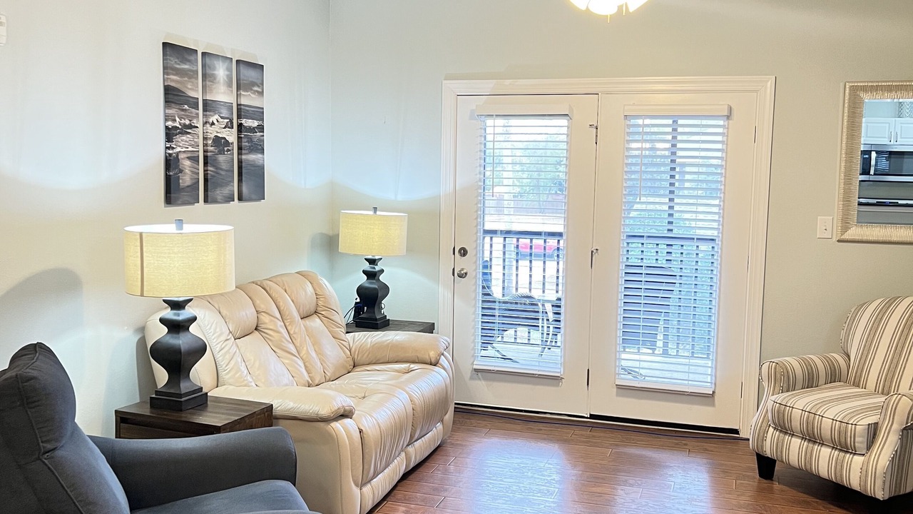Photo of Livingroom in Foley