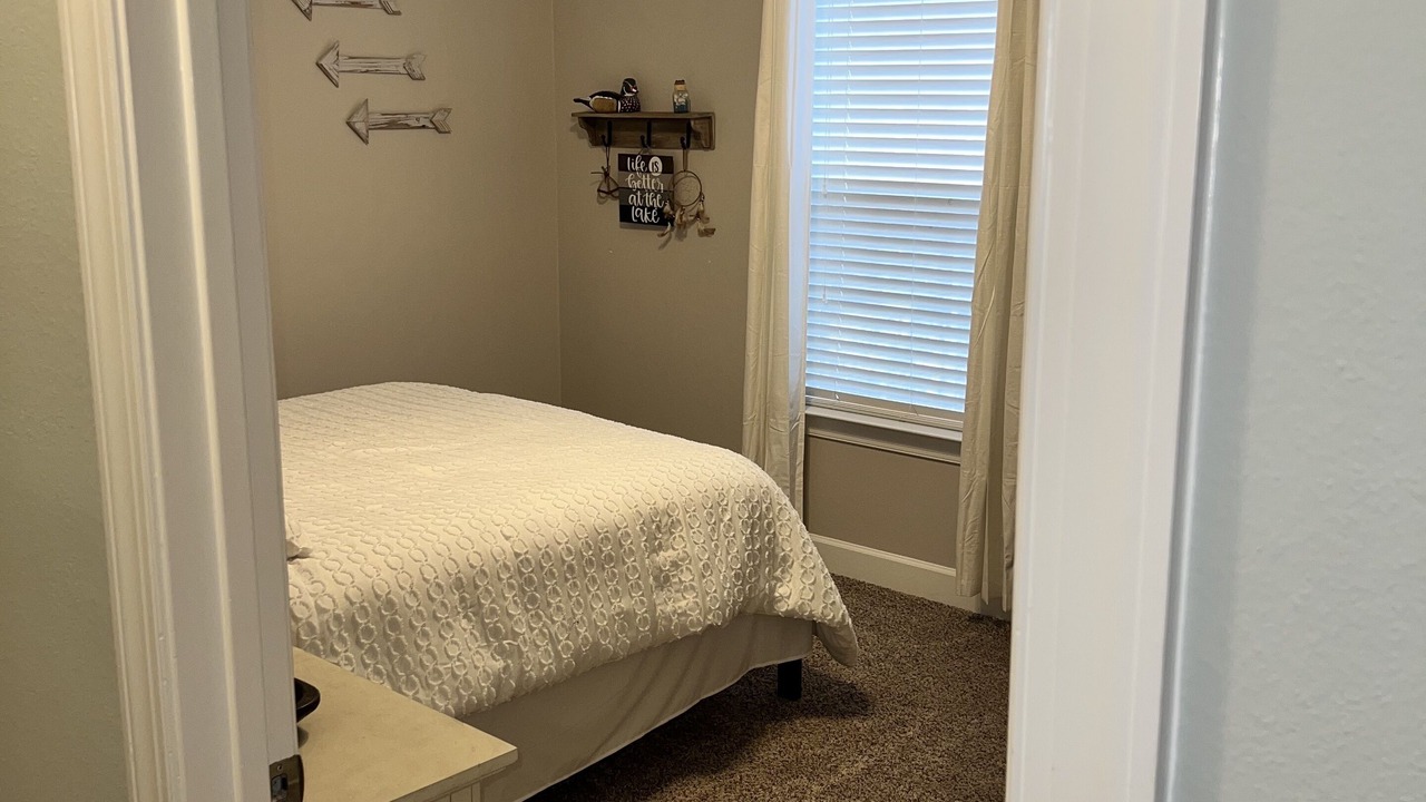 Photo of Bedroom in Foley