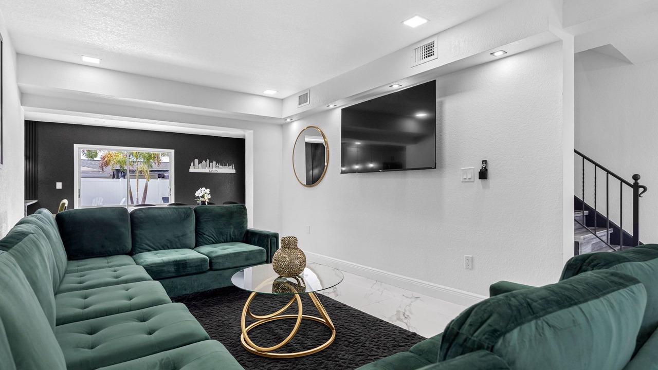 Photo of Livingroom in Town N County Park