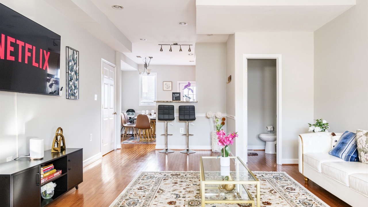 Photo of Livingroom in 16th Street Heights