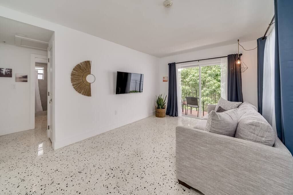 Photo of Livingroom in Midtown
