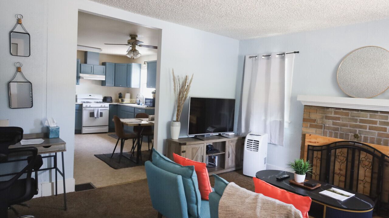 Photo of Livingroom in Downtown Klamath Falls