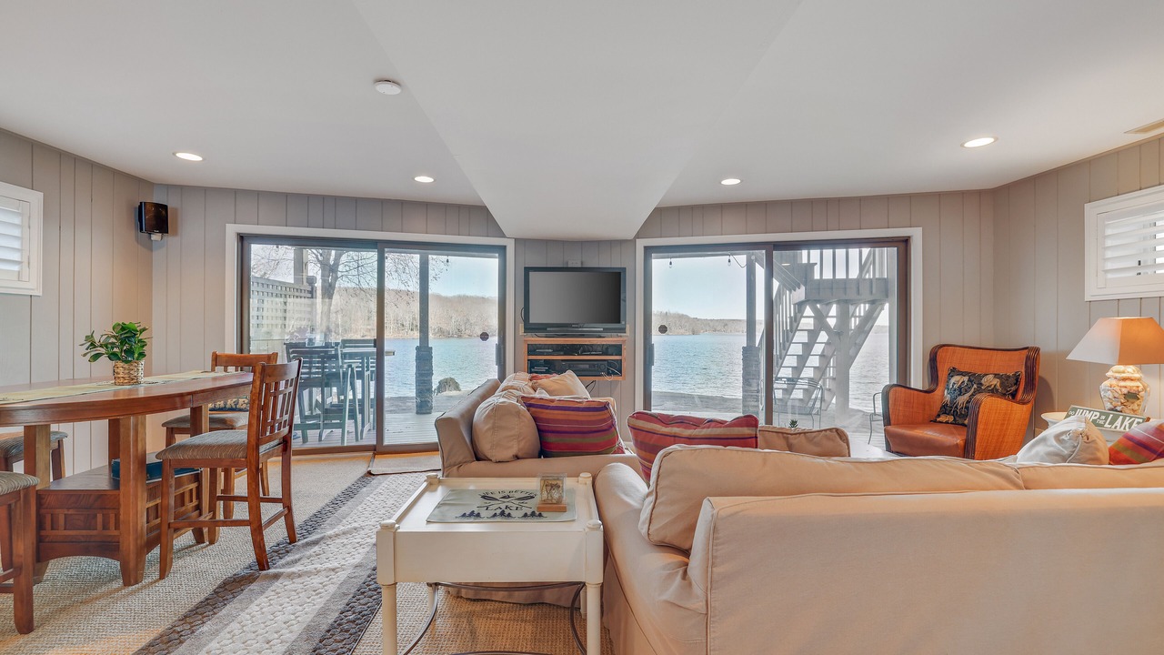 Photo of Livingroom in Lakeville