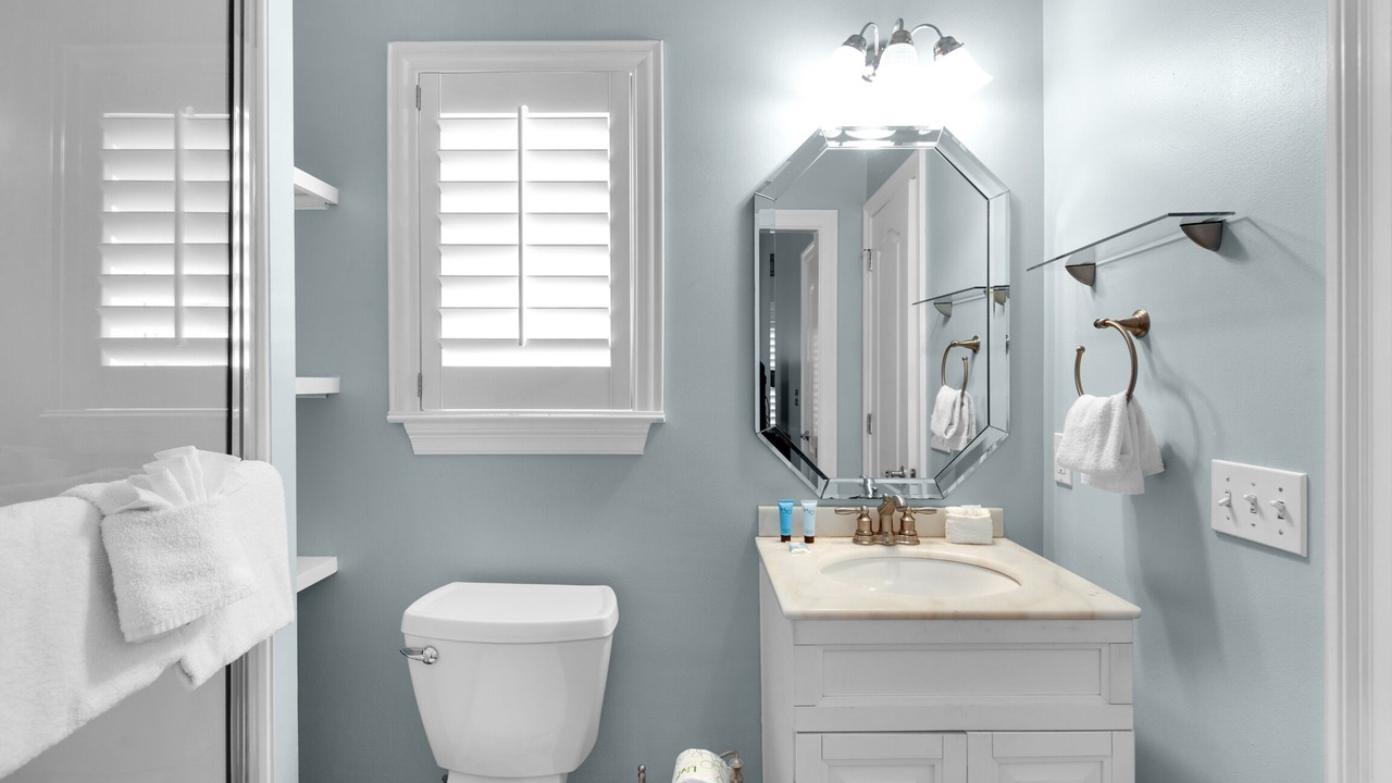 Photo of Bathroom in Clipper Cove