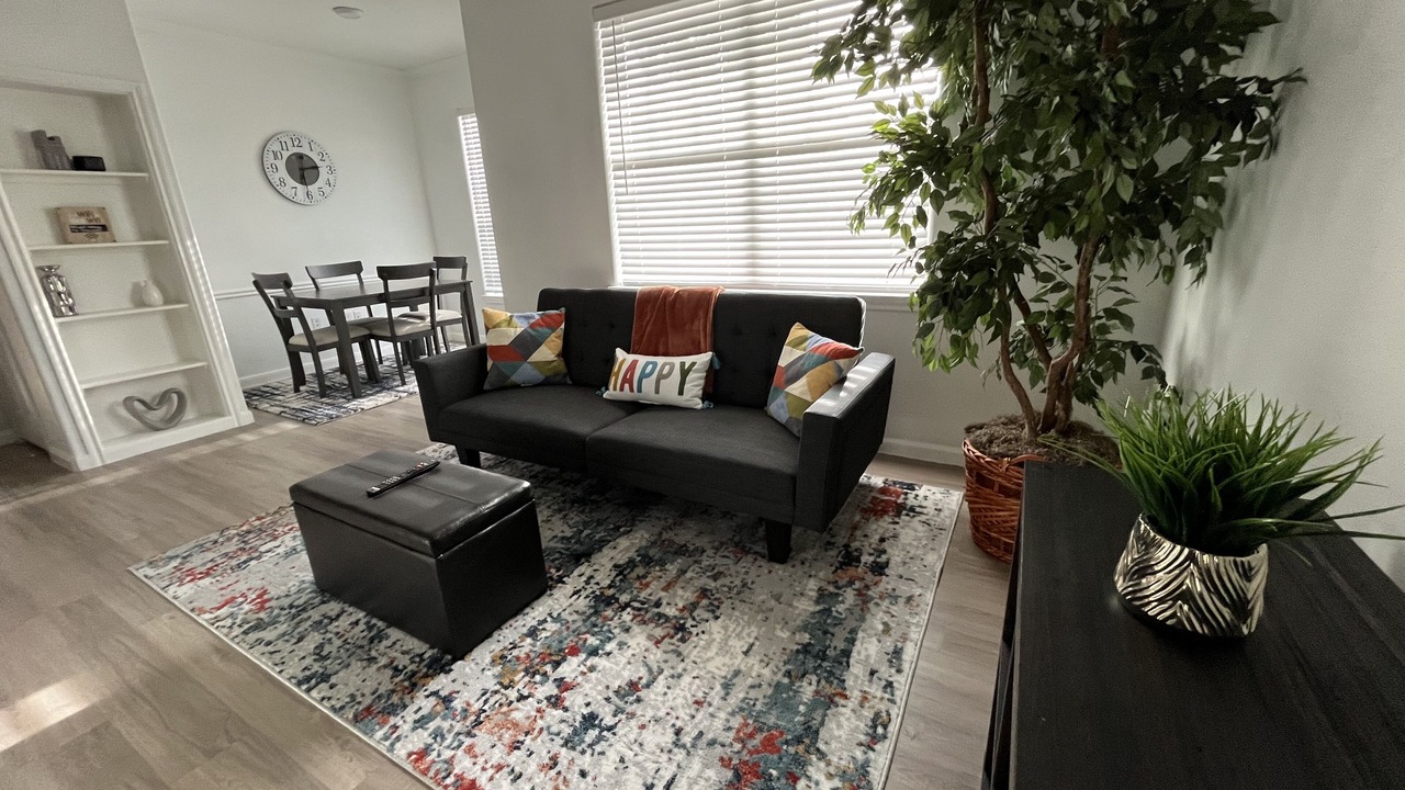 Photo of Livingroom in Spring