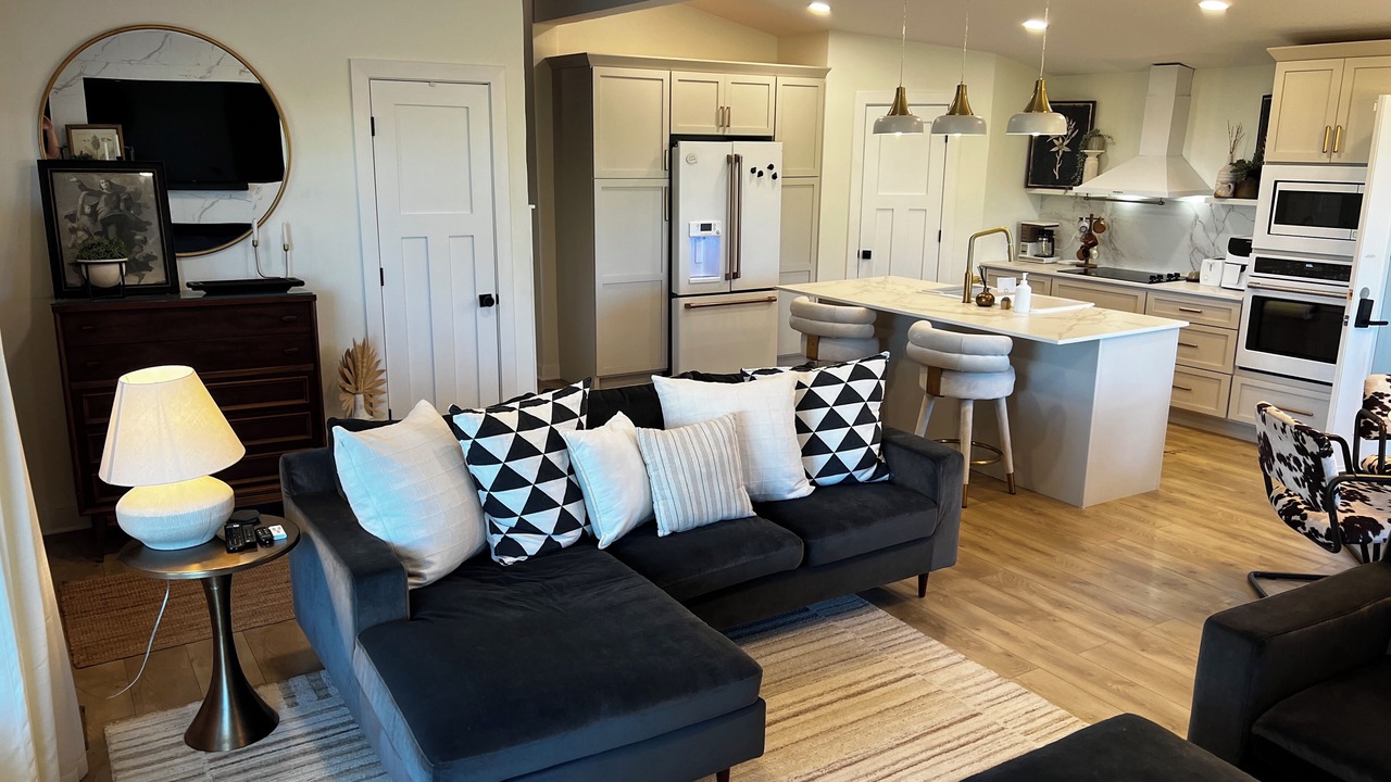 Photo of Livingroom in Waverly