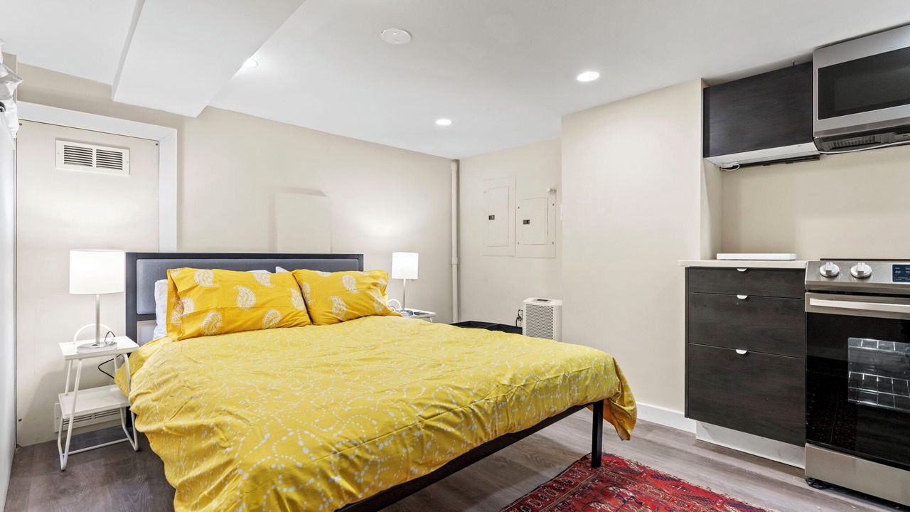 Photo of Bedroom in Truxton Circle