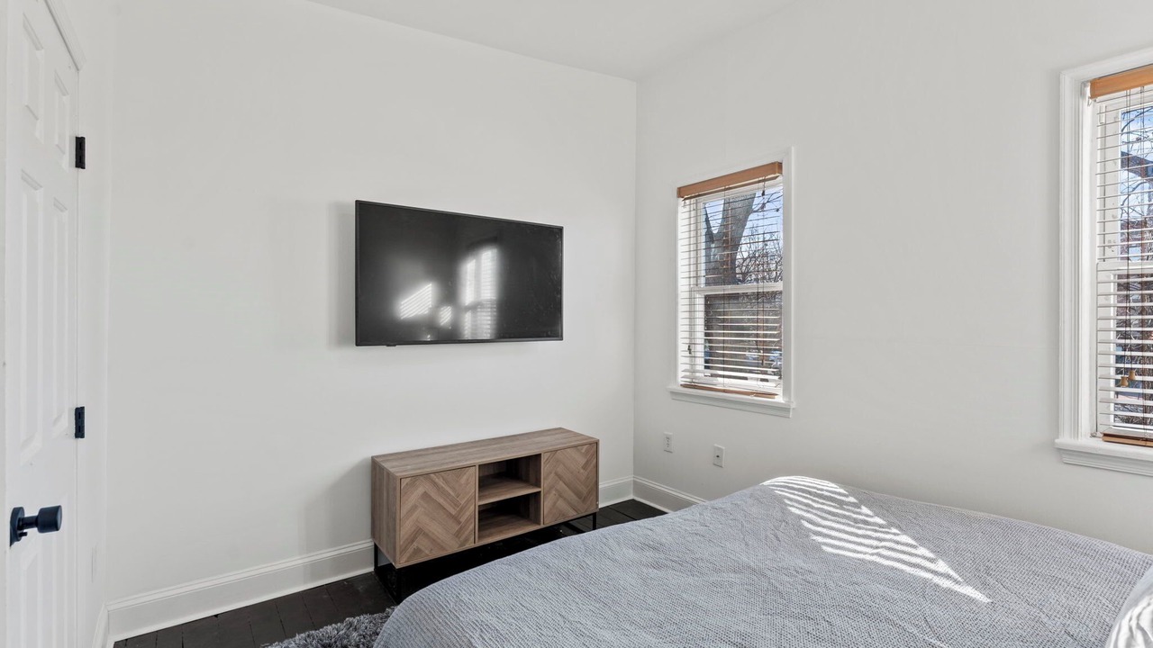 Photo of Bedroom in Truxton Circle