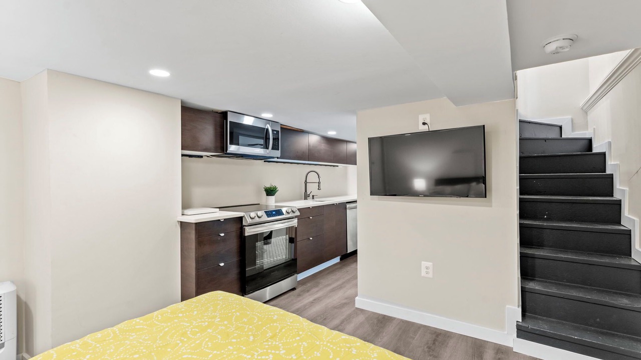 Photo of Bedroom in Truxton Circle