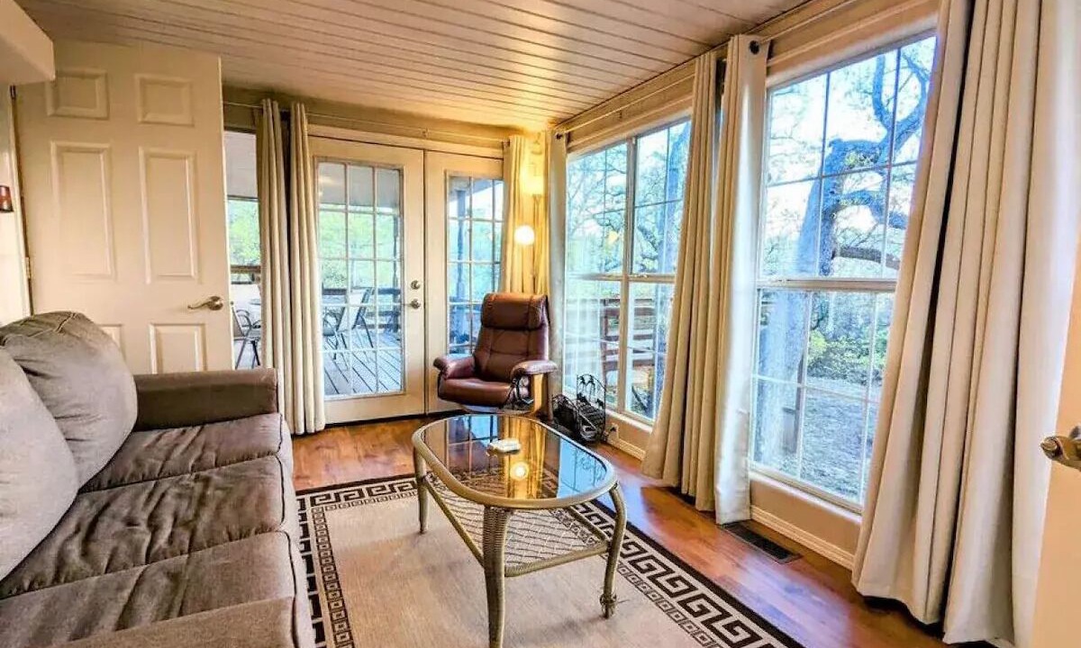 Photo of Livingroom in Hennepin