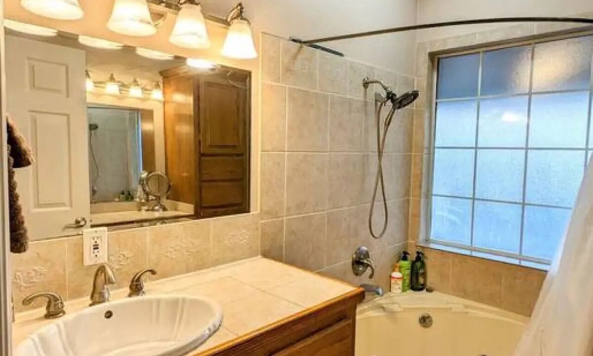Photo of Bathroom in Hennepin