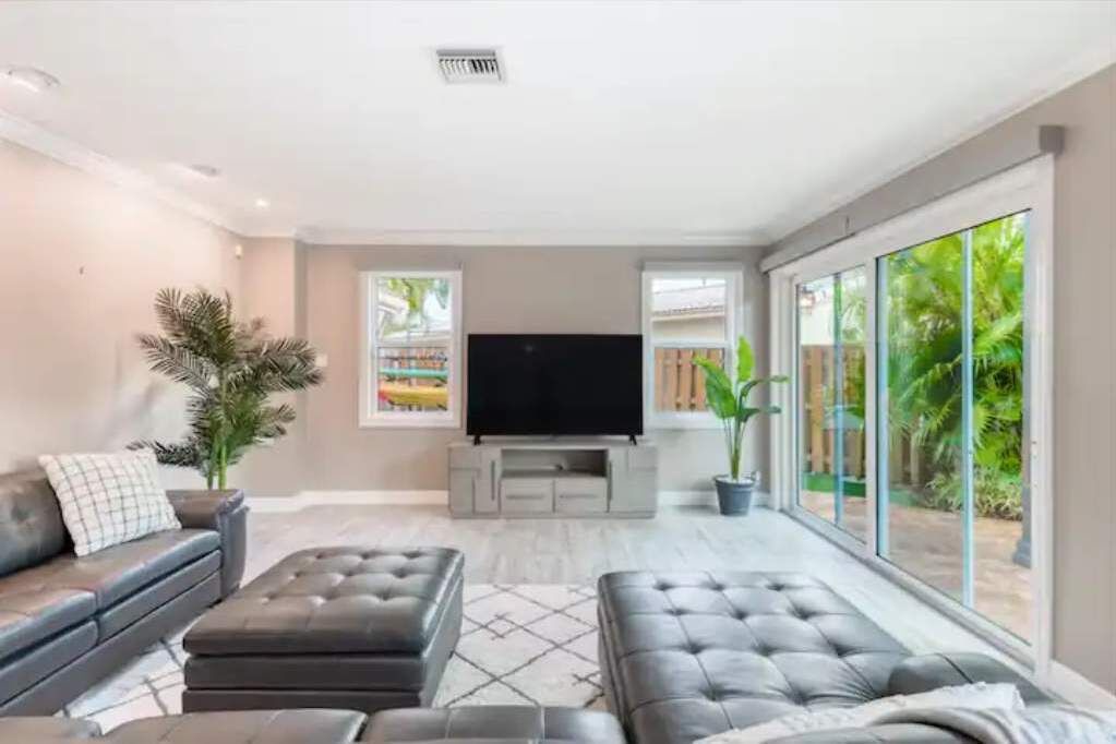 Photo of Livingroom in Survey Creek