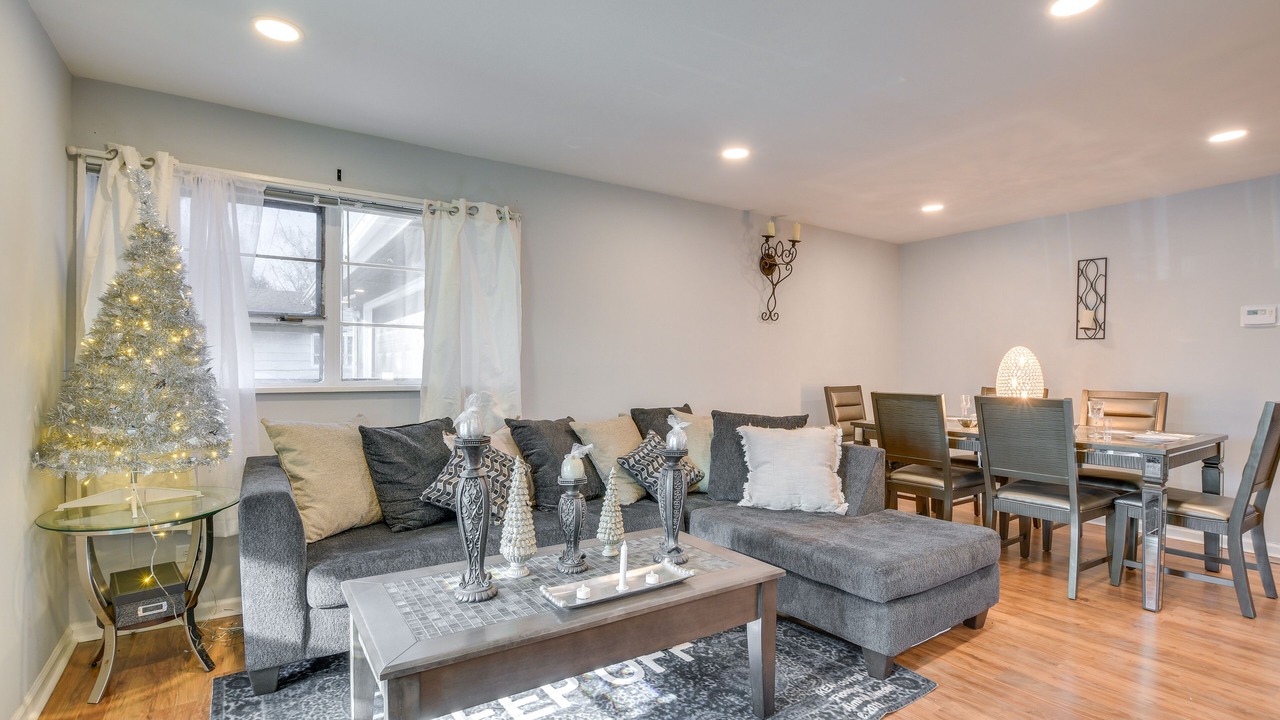 Photo of Livingroom in Country Club Hills