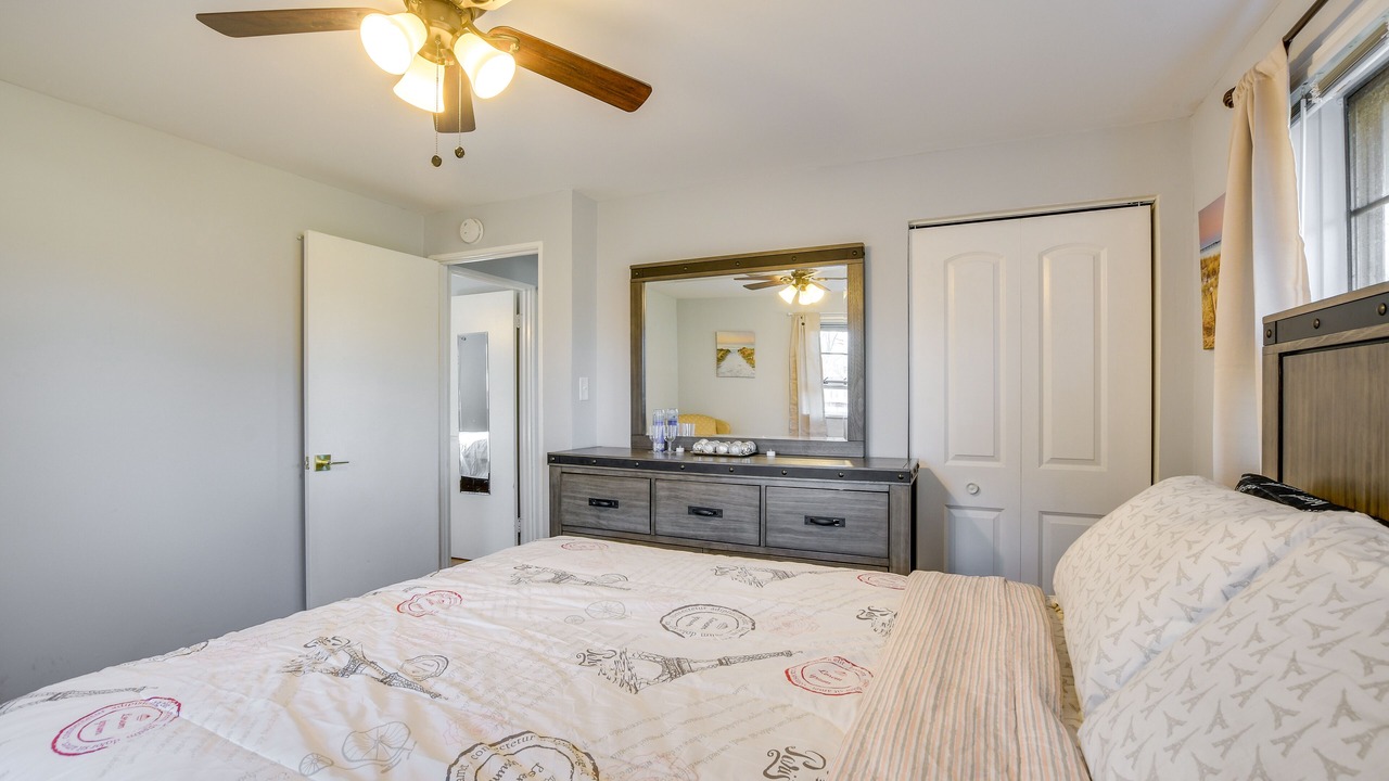 Photo of Bedroom in Country Club Hills