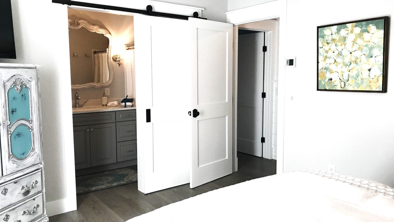 Photo of Bedroom in Country Club Estates
